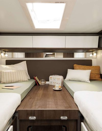 Alquiler autocaravana Benimar 463 UP 2025 en Asturias - Camas